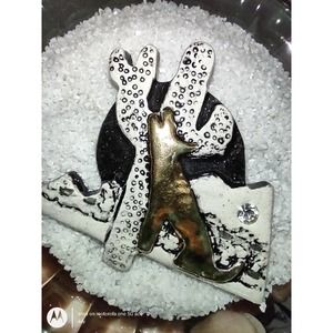 Howling Wolf Ceramic Brooch Lapel Pin